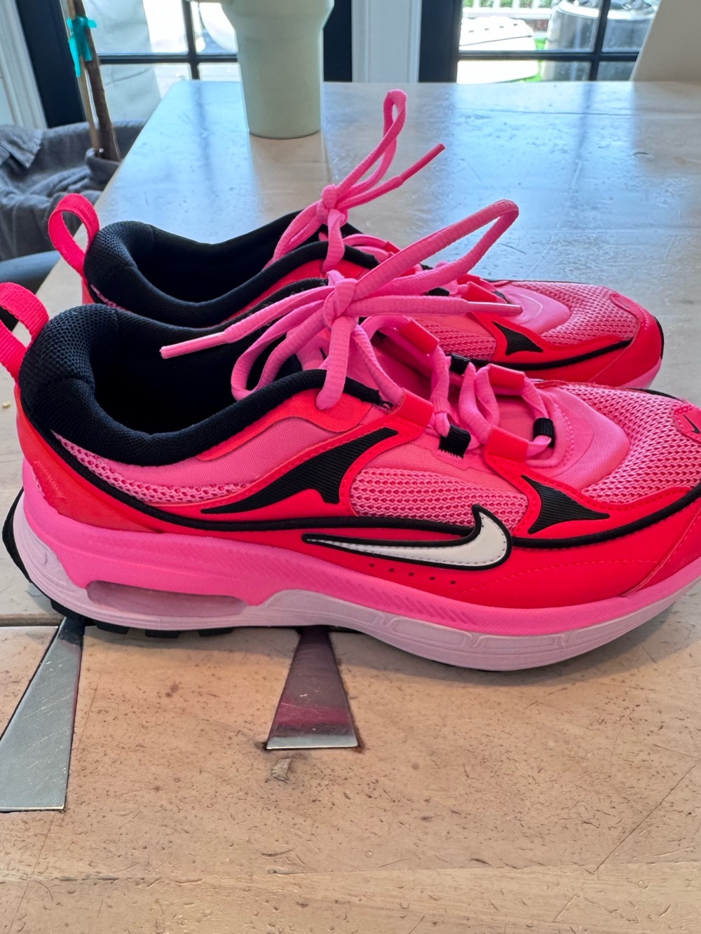 New without box Nike hot pink sneakers size 7 - Picture 3 of 7